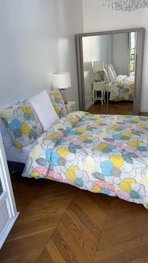 Appartement Champs-Elysees - Hala ปารีส ภายนอก รูปภาพ