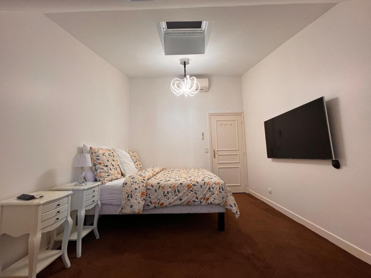 Appartement Champs-Elysees - Hala ปารีส ภายนอก รูปภาพ