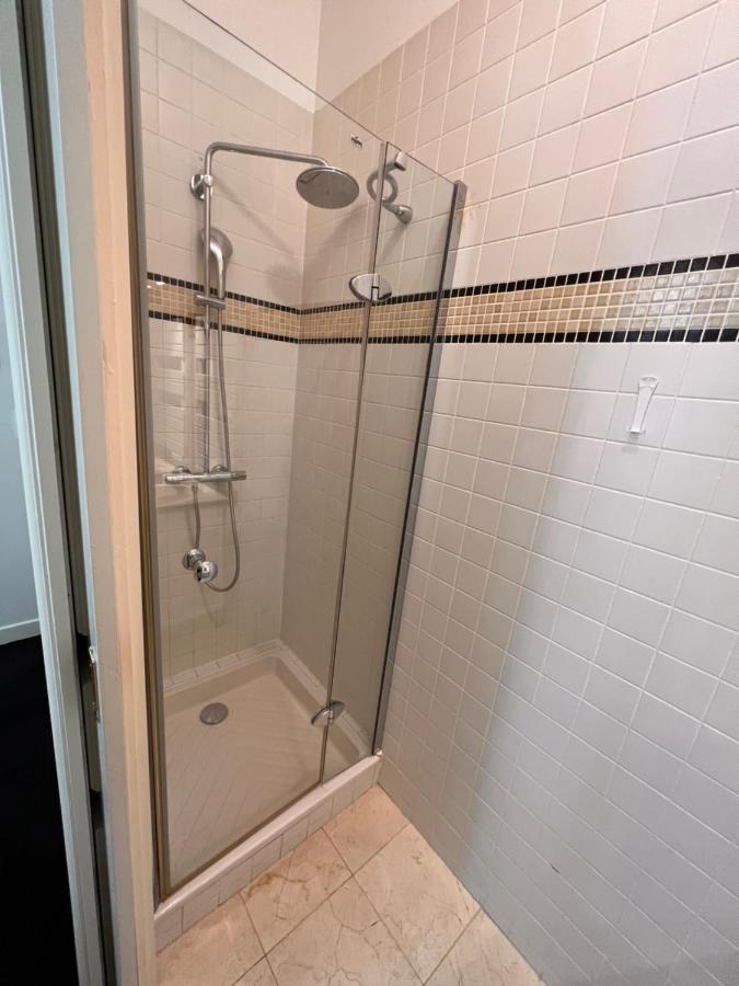 Appartement Champs-Elysees - Hala ปารีส ภายนอก รูปภาพ