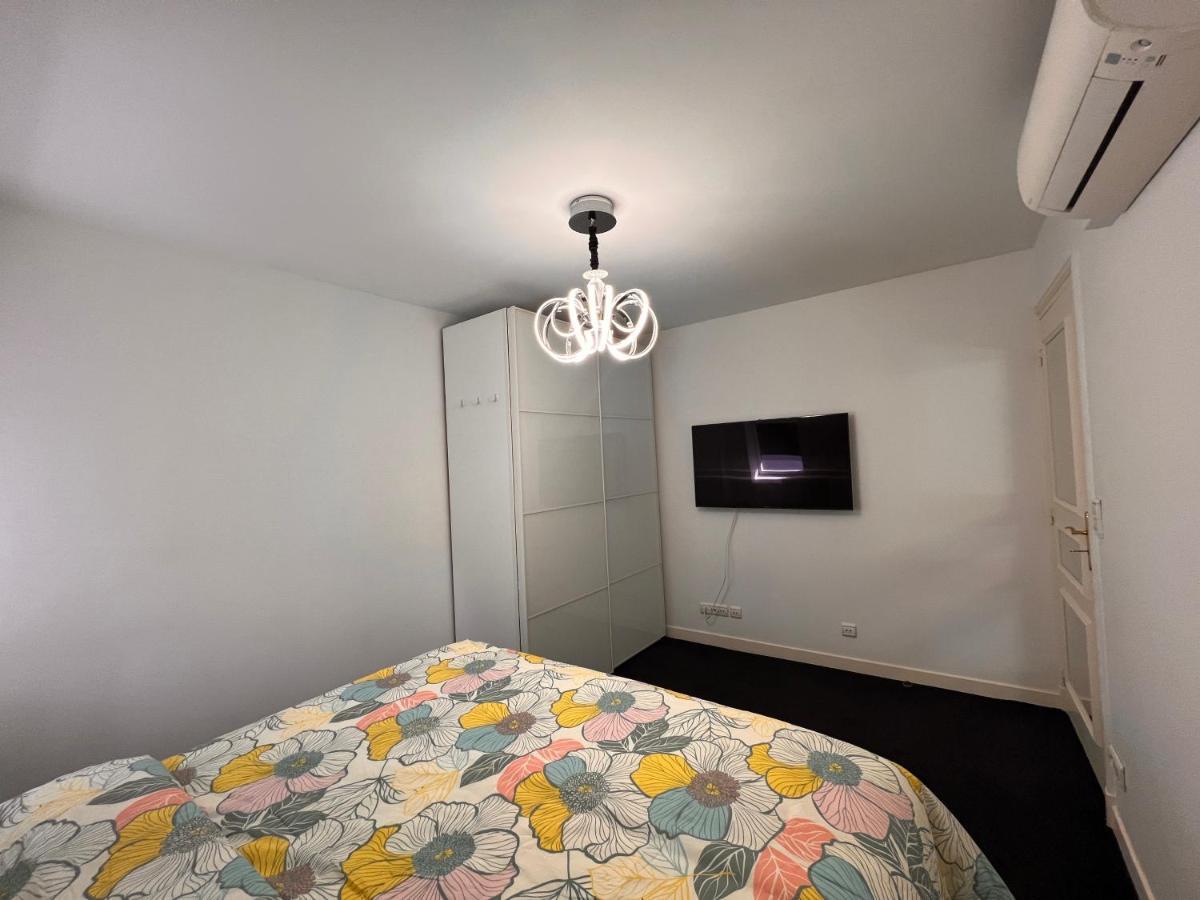 Appartement Champs-Elysees - Hala ปารีส ภายนอก รูปภาพ