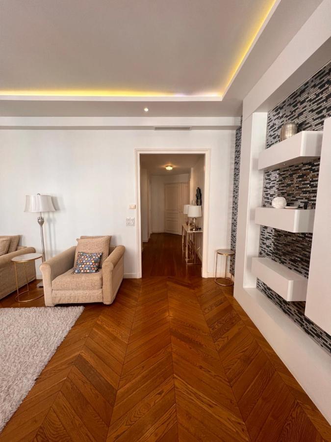 Appartement Champs-Elysees - Hala ปารีส ภายนอก รูปภาพ