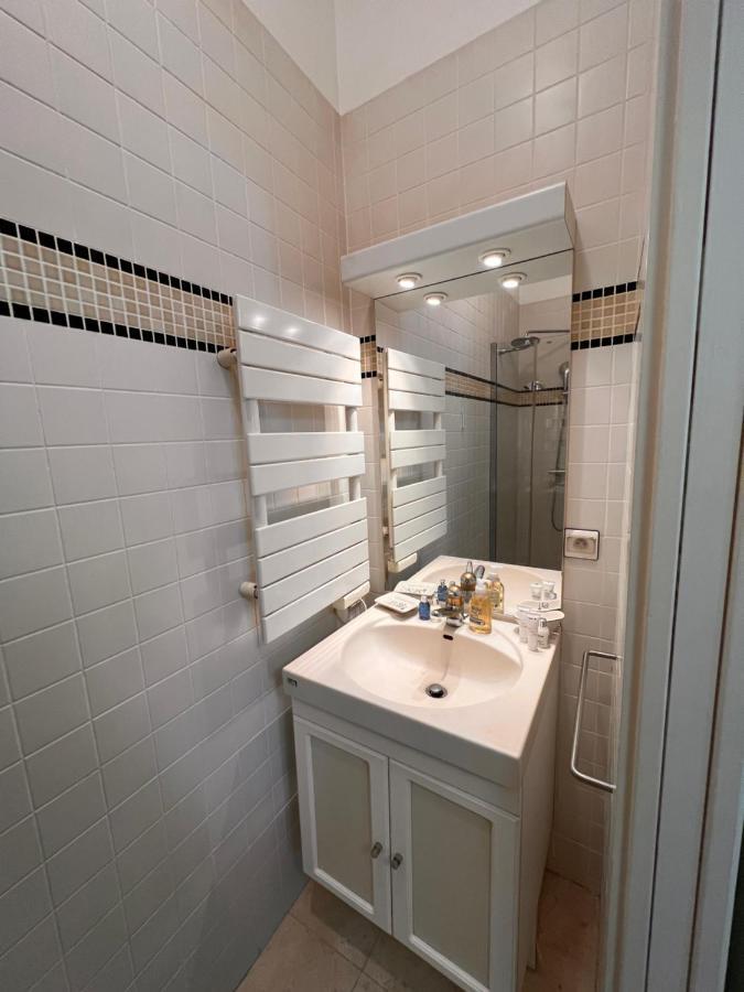 Appartement Champs-Elysees - Hala ปารีส ภายนอก รูปภาพ